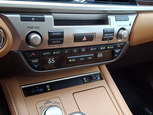 Used 2016 Lexus ES 350 w/ Premium Package w/Wood Trim FWD image 23