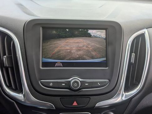 Used 2020 Chevrolet Equinox LT w/ Sport Edition FWD image 17