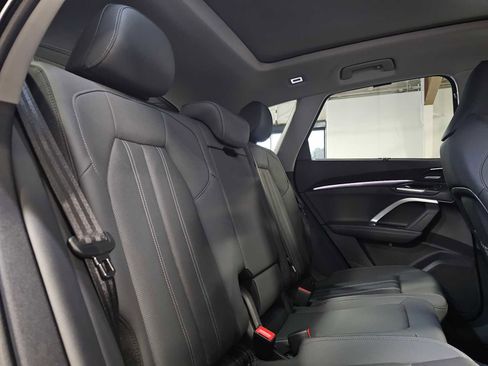 New 2025 Audi Q5 Prestige image 12