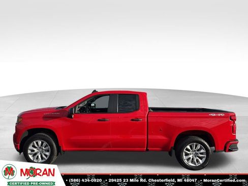 Used 2020 Chevrolet Silverado 1500 Custom w/ Custom Value Package image 2