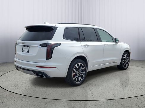 Certified 2025 Cadillac XT6 Sport w/ LPO, Floor Liner Package AWD/4WD image 3