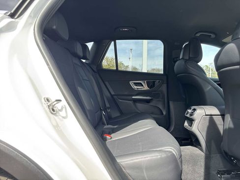 Used 2024 Mercedes-Benz GLC 300 image 18