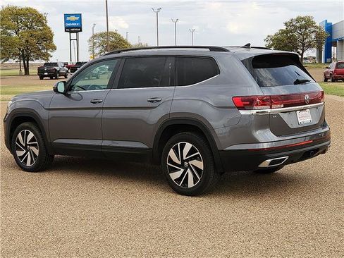 Used 2024 Volkswagen Atlas SE image 3