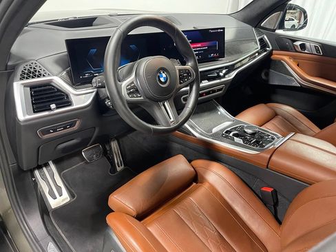 Used 2024 BMW X7 M60i w/ Climate Comfort Package AWD/4WD image 21