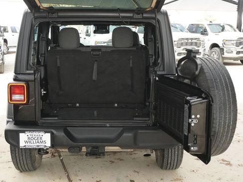 Used 2024 Jeep Wrangler Sport S image 26