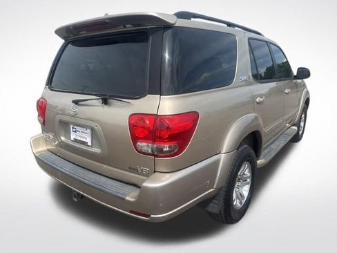 Used 2005 Toyota Sequoia SR5 RWD image 5