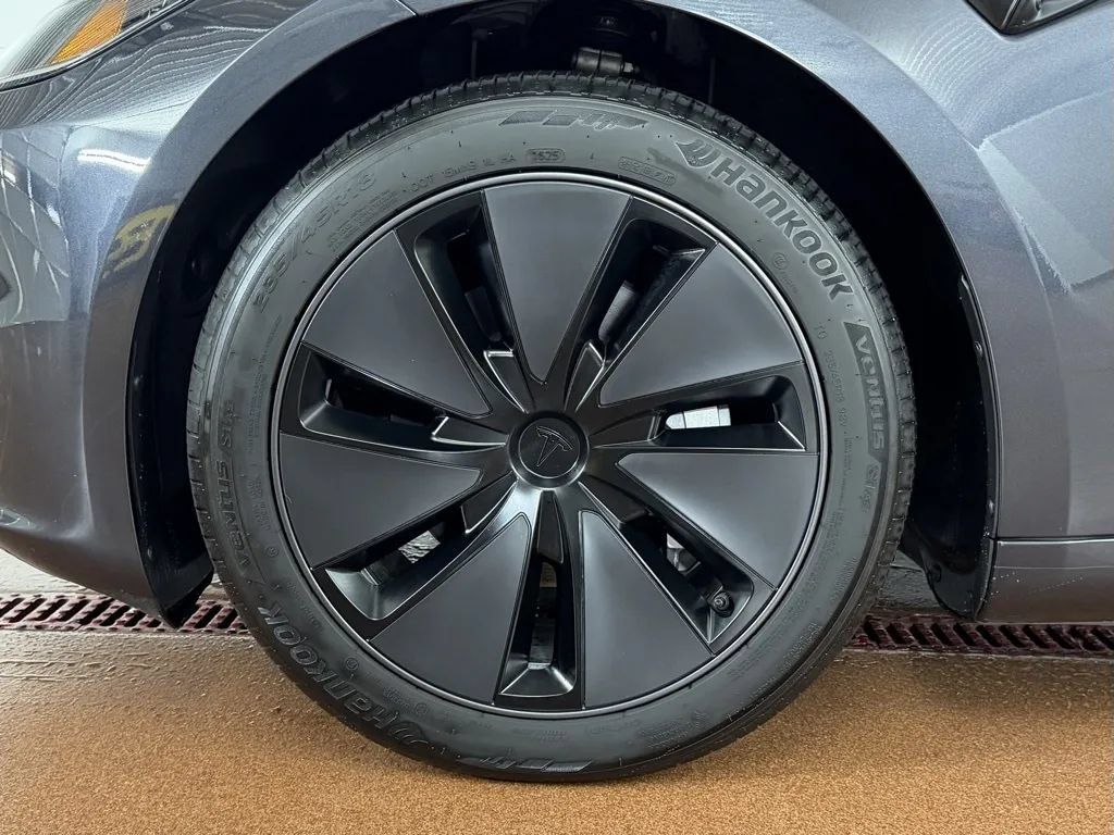 Used 2025 Tesla Model 3 Long Range AWD/4WD image 8