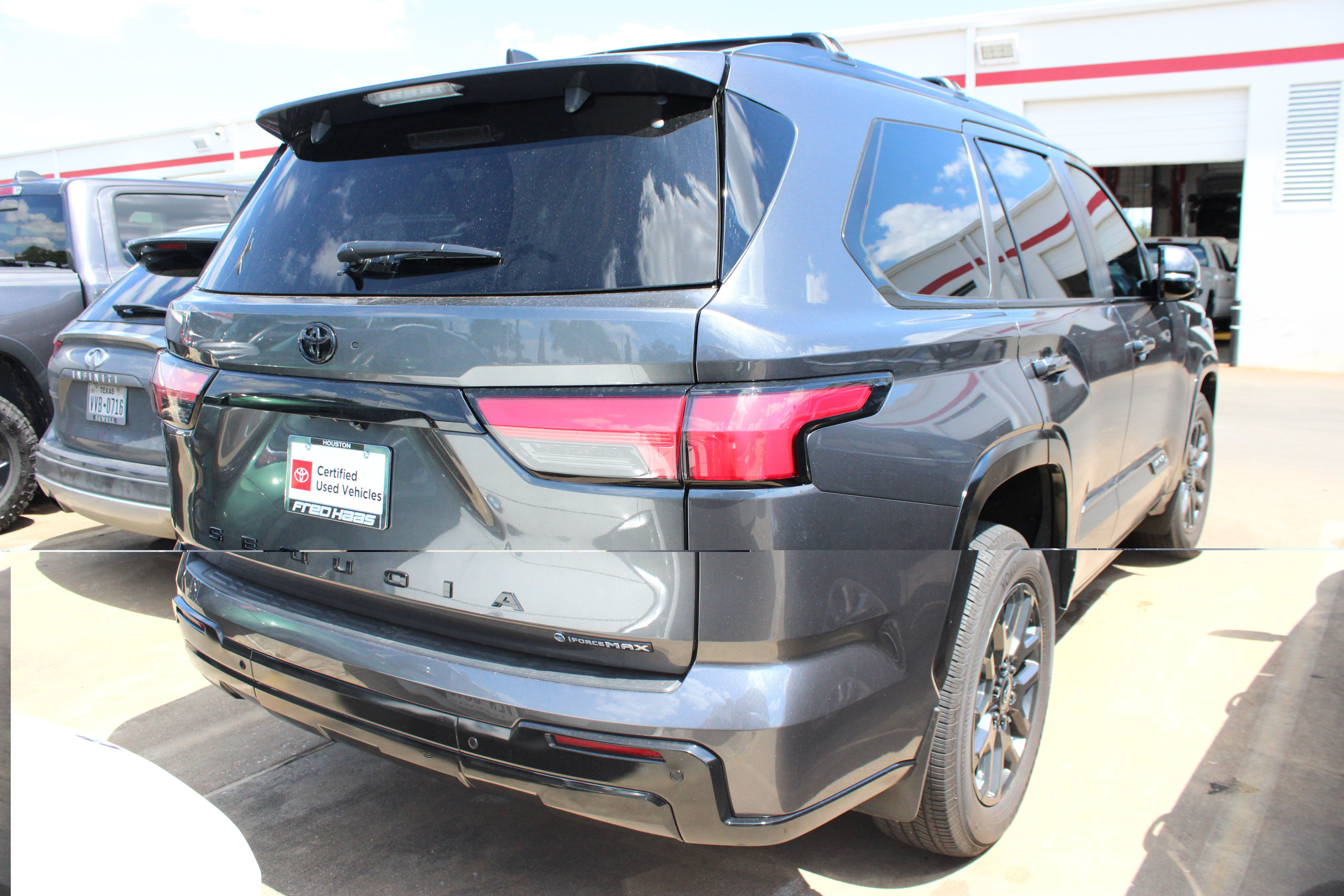 Used 2026 Toyota Sequoia Platinum AWD/4WD image 9