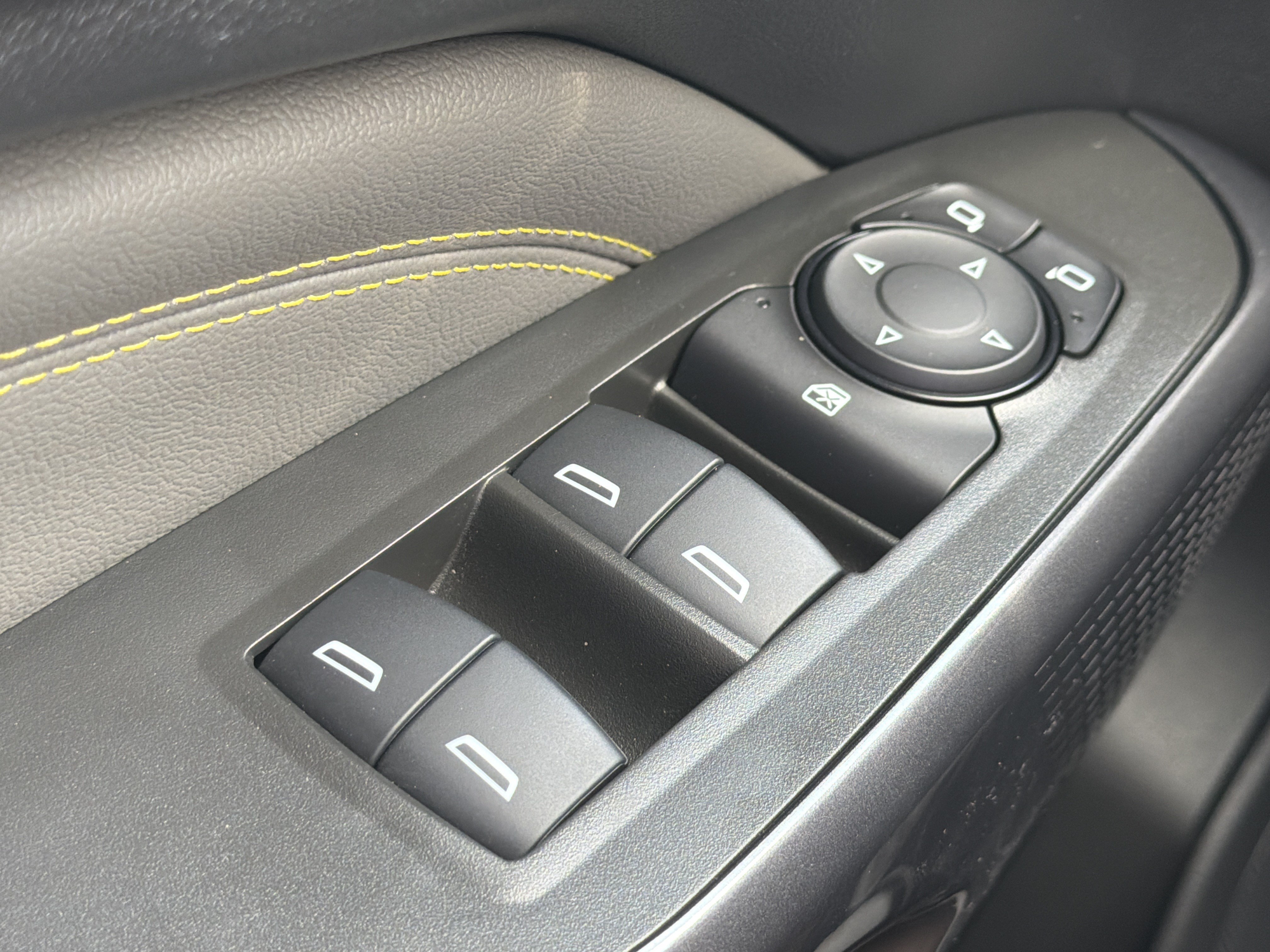 Used 2024 Chevrolet Trax ACTIV w/ Driver Confidence Package FWD image 2