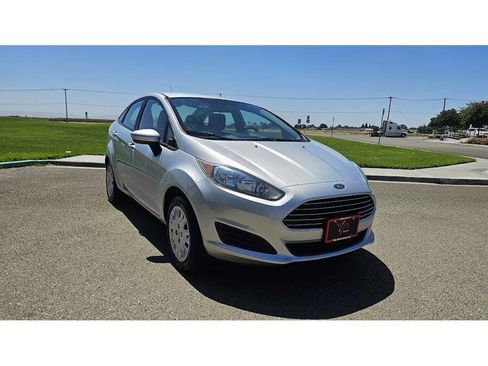 Used 2015 Ford Fiesta S image 1