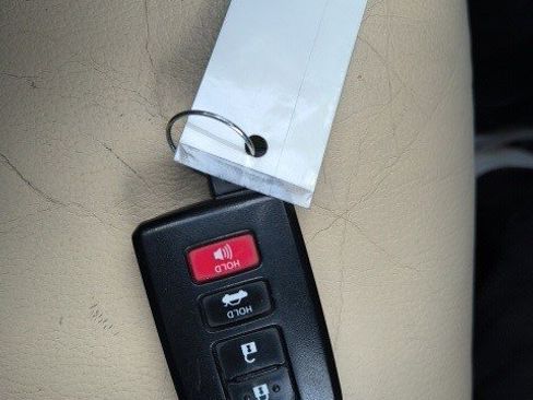 Used 2014 Toyota Avalon XLE image 24