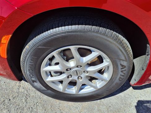 Used 2025 Chrysler Pacifica Select image 20