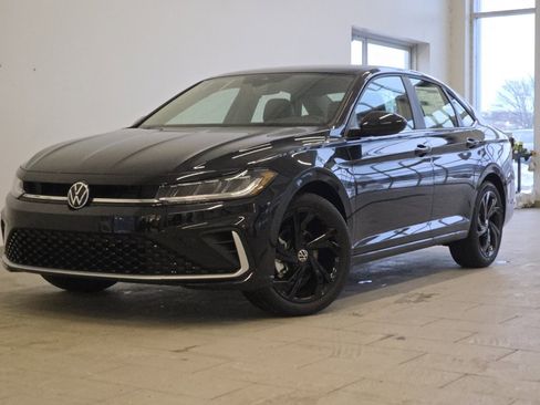 New 2026 Volkswagen Jetta SE image 2