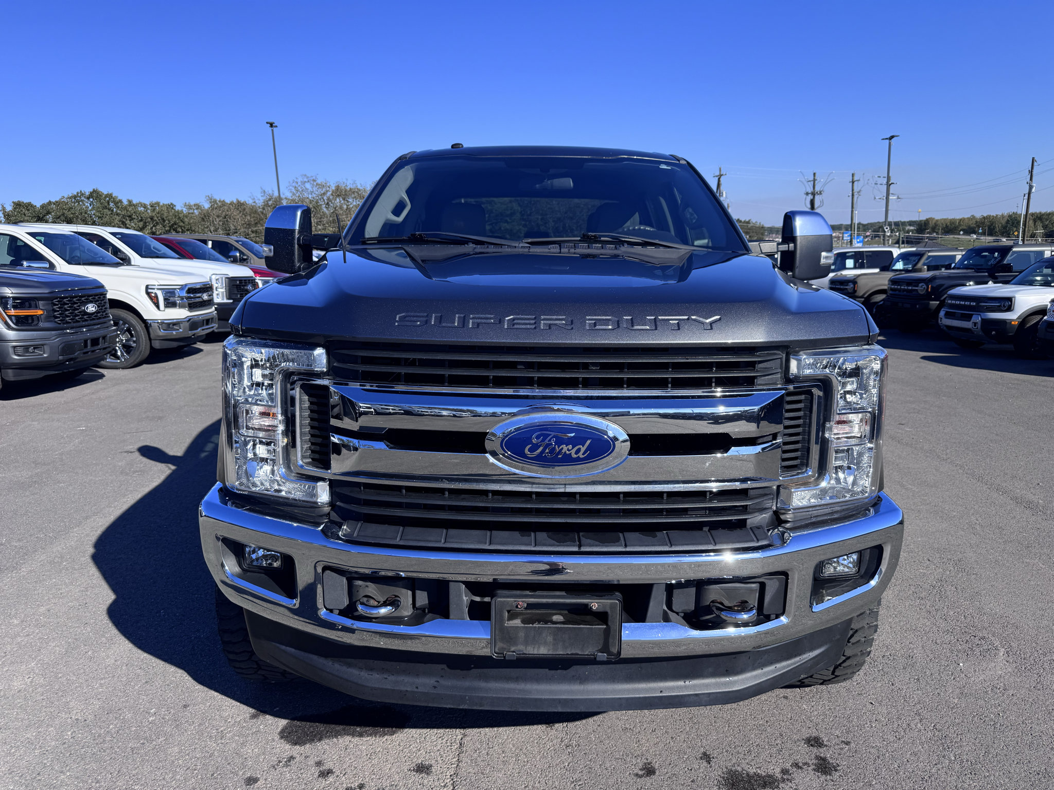 Used 2017 Ford F250 XLT w/ XLT Premium Package AWD/4WD image 2