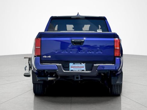 Certified 2025 Toyota Tacoma SR5 AWD/4WD image 4