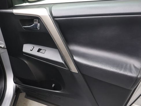 Used 2016 Toyota RAV4 XLE FWD image 11