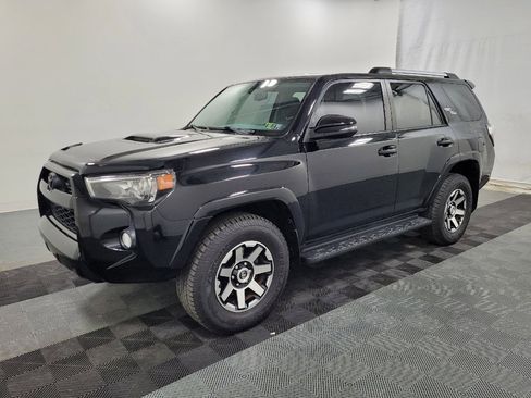 Used 2018 Toyota 4Runner TRD Off-Road Premium image 2
