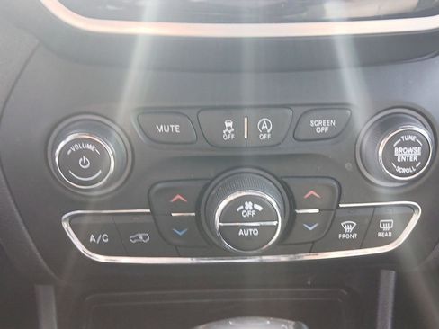 Used 2019 Jeep Cherokee High Altitude image 16