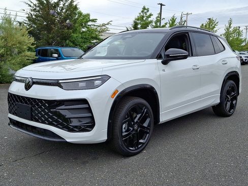 New 2026 Volkswagen Tiguan SE R-Line AWD/4WD image 3