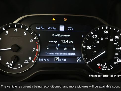 Used 2021 Nissan Titan SV w/ SV Convenience Package image 19