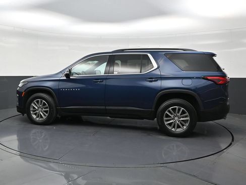 Used 2023 Chevrolet Traverse LT FWD image 2