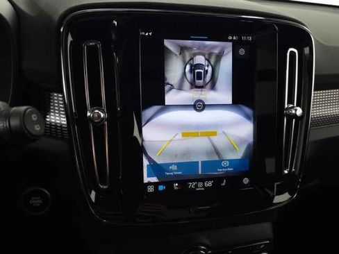 Certified 2025 Volvo XC40 B5 Plus image 29