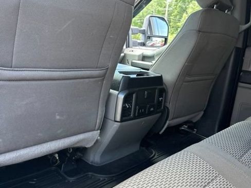 Used 2018 Ford F250 XLT w/ XLT Premium Package AWD/4WD image 12