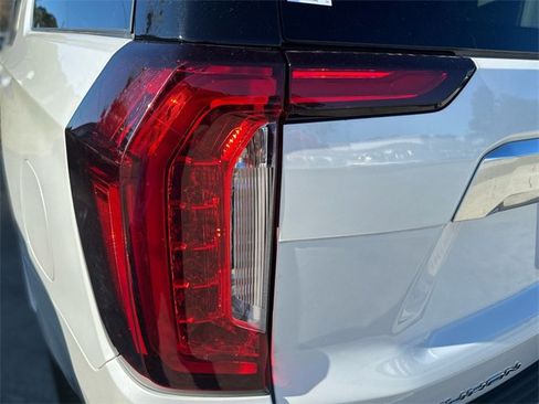 Used 2023 GMC Yukon XL Denali w/ Denali Reserve Package image 28