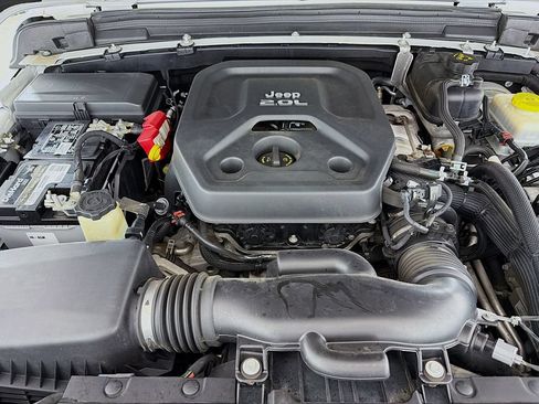 Used 2019 Jeep Wrangler Unlimited Sport S AWD/4WD image 15