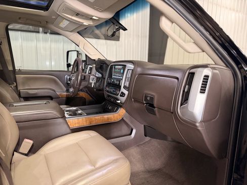 Used 2018 GMC Sierra 2500 SLT w/ Duramax Plus Package AWD/4WD image 19