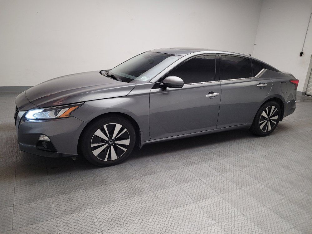 Used 2019 Nissan Altima 2.5 SV FWD image 2