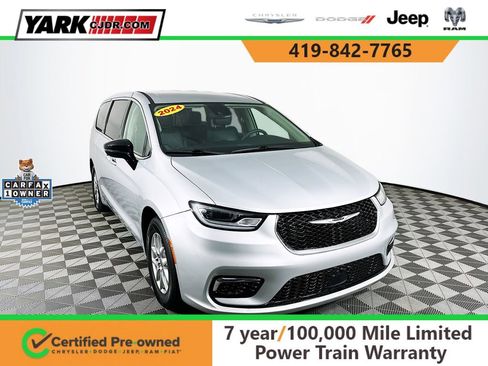 Certified 2024 Chrysler Pacifica Touring-L image 1