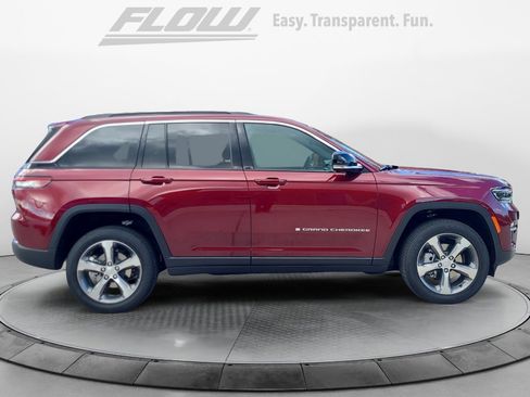 New 2025 Jeep Grand Cherokee Limited w/ Luxury Tech Group II image 8