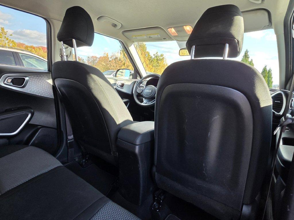 Certified 2023 Kia Soul LX w/ LX Technology Package FWD image 13