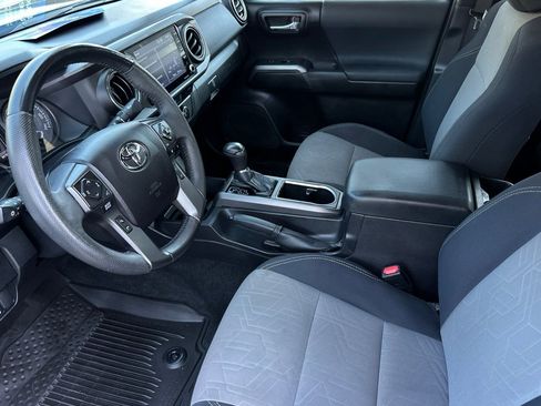 Used 2021 Toyota Tacoma TRD Sport w/ Technology Package RWD image 9