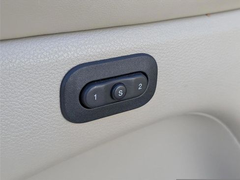 Used 2019 Jeep Grand Cherokee Limited w/ Luxury Group II image 16