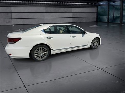 Used 2014 Lexus LS 460 L image 9