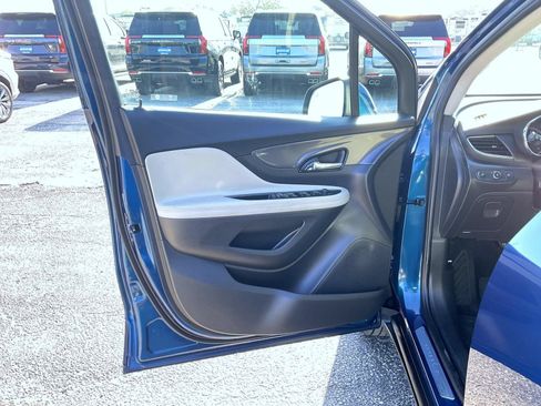 Certified 2019 Buick Encore Essence w/ Safety Package II AWD/4WD image 9