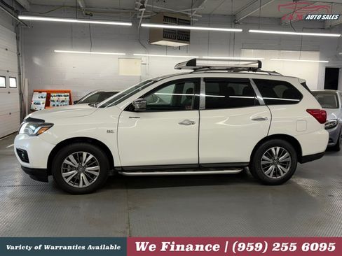 Used 2018 Nissan Pathfinder SV AWD/4WD image 12