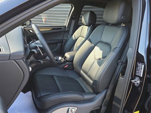 New 2026 Porsche Macan S image 5