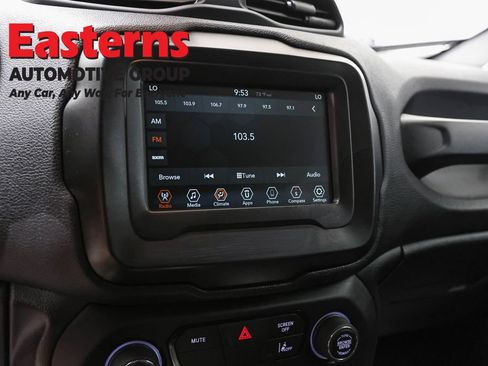 Used 2021 Jeep Renegade Latitude AWD/4WD image 18