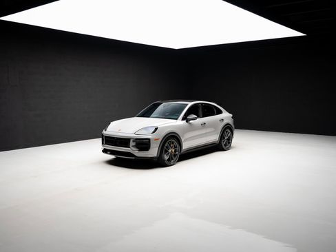 Used 2024 Porsche Cayenne Turbo GT image 84