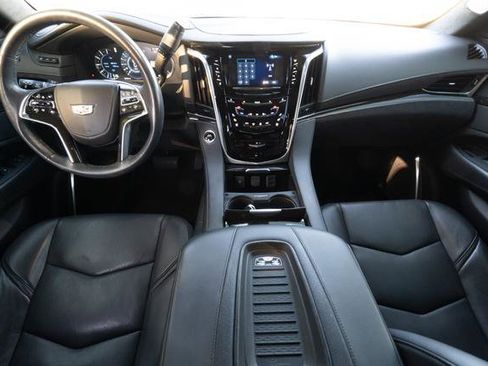 Used 2020 Cadillac Escalade Platinum image 13
