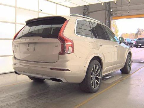 Used 2017 Volvo XC90 T6 Momentum w/ Vision Package image 2
