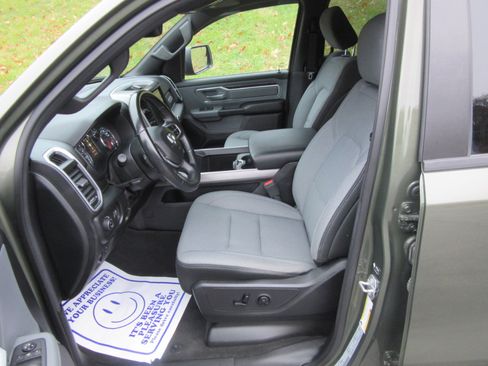 Used 2021 RAM 1500 Big Horn image 9