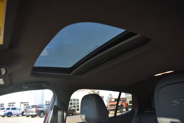 Used 2024 Buick Envista Sport Touring w/ Experience Buick Package FWD image 18