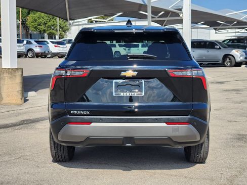 Used 2026 Chevrolet Equinox LT FWD image 6