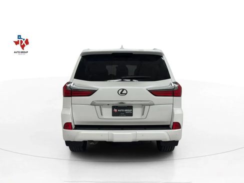 Used 2020 Lexus LX 570 4WD w/ 3rd Row & Luxury Pkg image 9