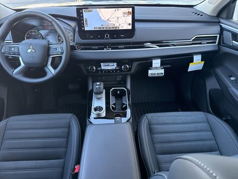 New 2026 Mitsubishi Outlander AWD image 28