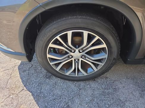 Used 2016 Mitsubishi Outlander SEL FWD image 21